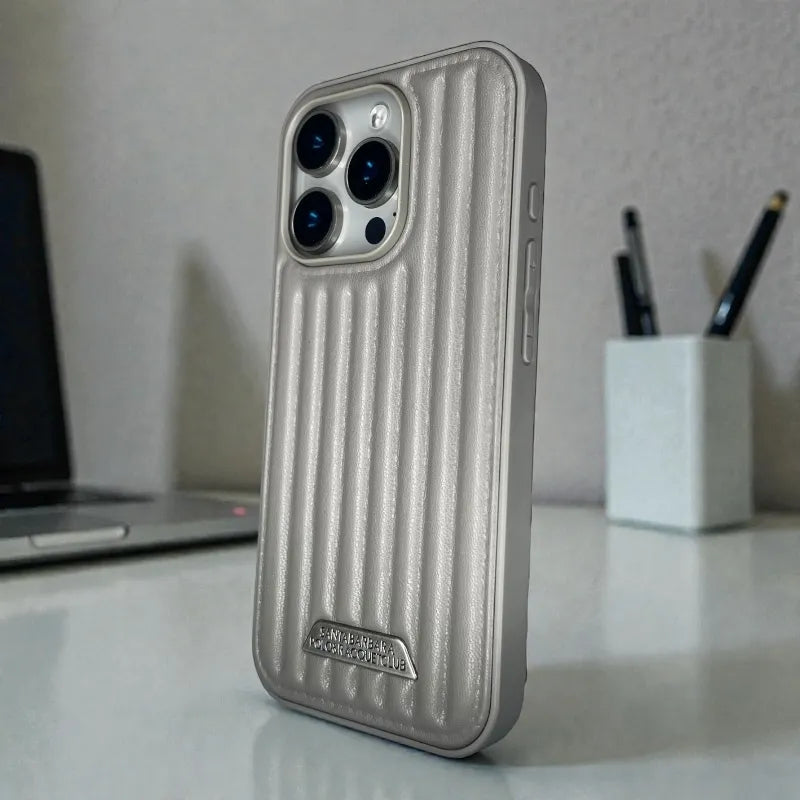 Ribbed Leather Back Case - iphone 16 pro