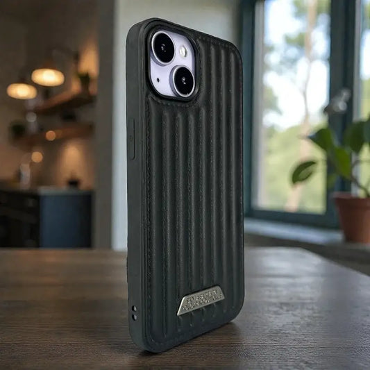 Ribbed Leather Back Case - iphone 15