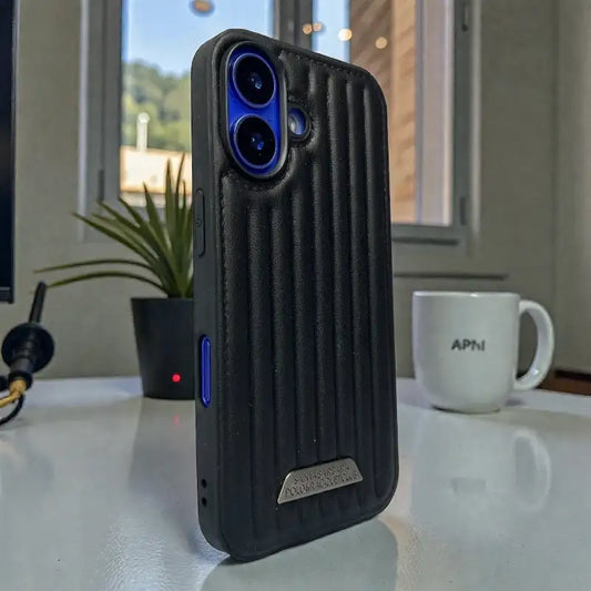 Ribbed Leather Back Case - iphone 16
