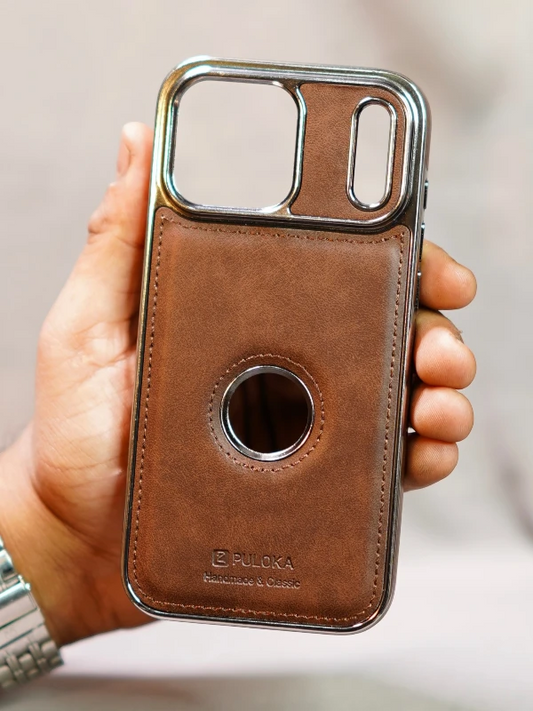 Brown Leather Logo Cutout Case - iphone 17 pro