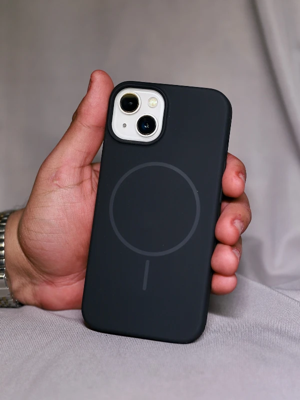 Black silicon Magsafe Case - iphone 14