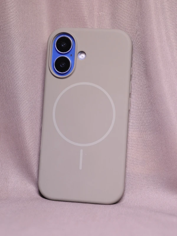 Grey silicon Magsafe Case - iphone 17