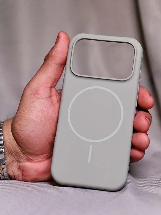 Grey silicon Magsafe Case - iphone 17 pro