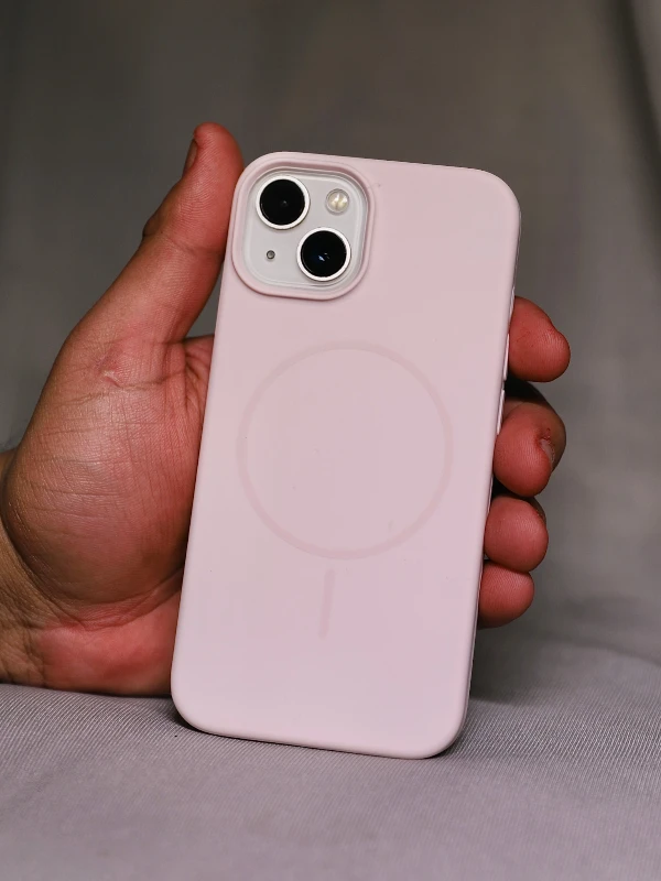 Pink silicon Magsafe Case - iphone 13