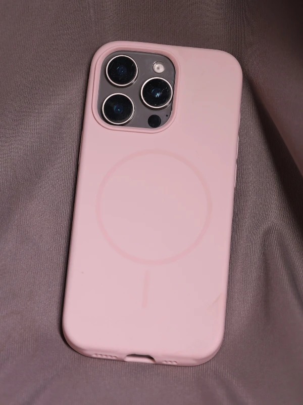 Pink silicon Magsafe Case - iphone 13 pro