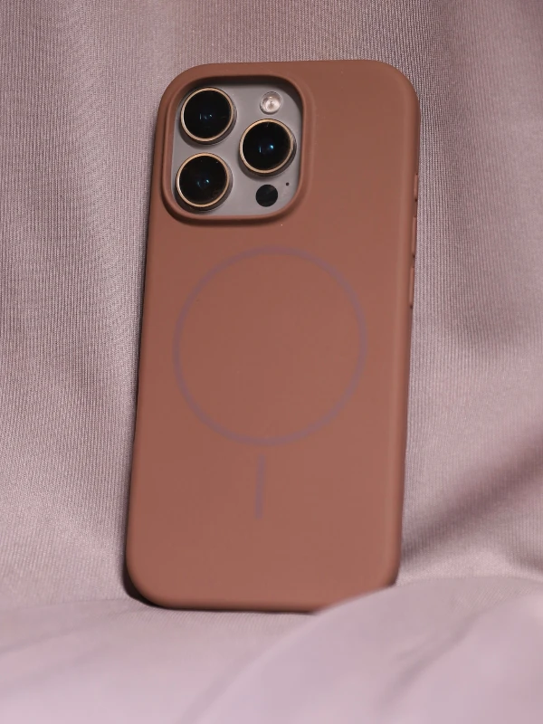 Brown silicon Magsafe Case - iphone 13 pro
