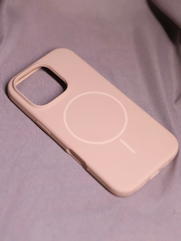 Gold silicon Magsafe Case - iphone 14 pro