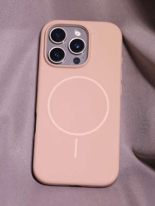 Gold silicon Magsafe Case - iphone 16 pro