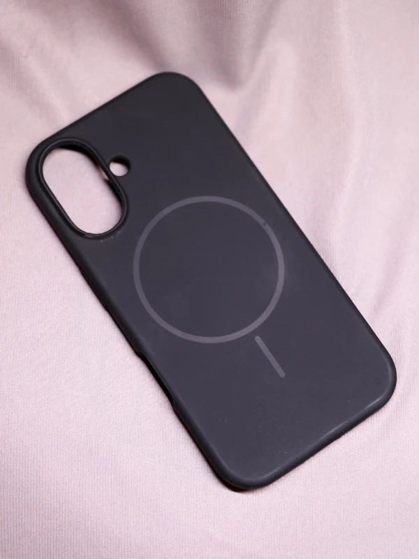 Black silicon Magsafe Case - iphone 17