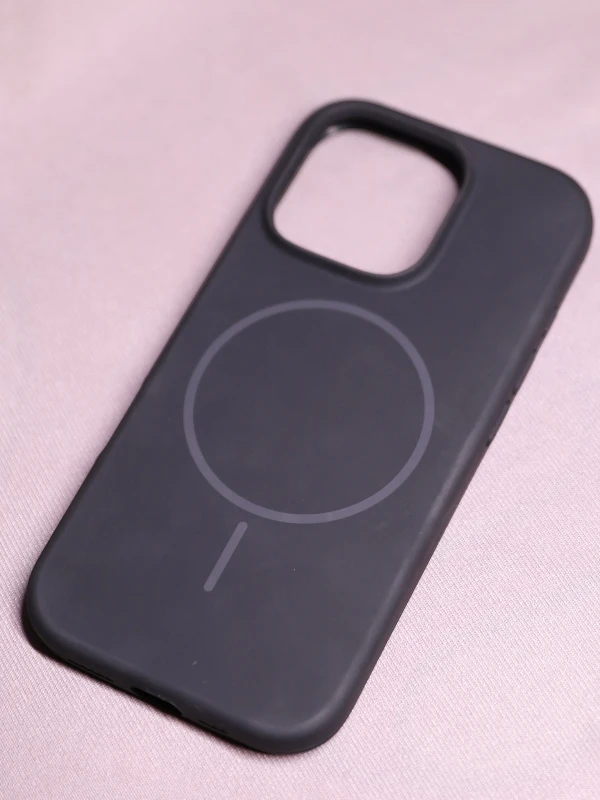 Black silicon Magsafe Case - iphone 13 pro max