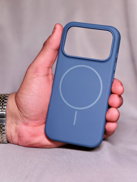 Dark Blue silicon Magsafe Case - iphone 17 pro